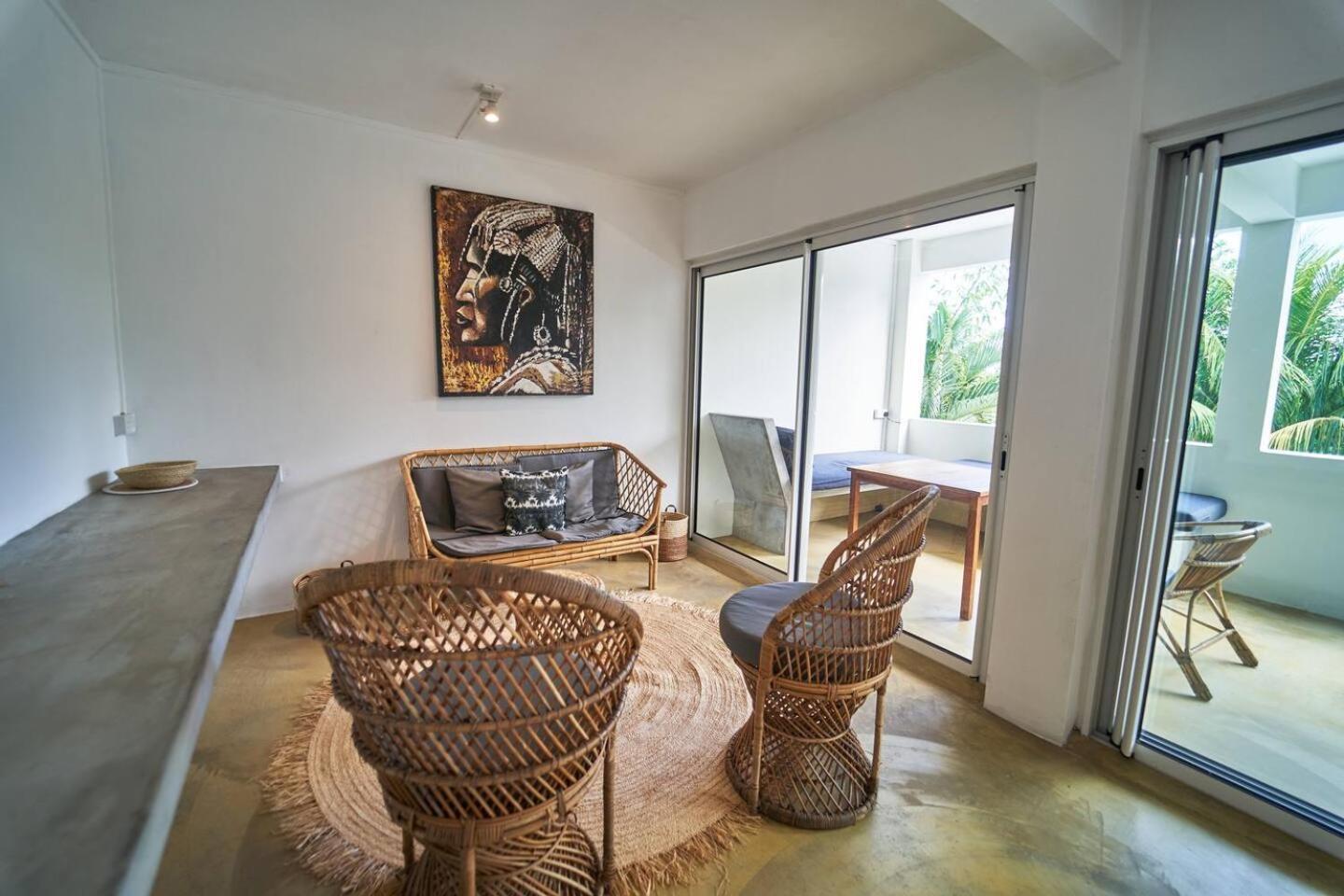 Loukaz -Entire Rental Units W Panoramic Rooftop Coteau Raffin Exterior foto